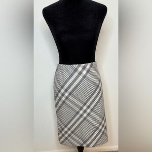 Ann Taylor preppy Gray Winter white Classic plaid wool blend skirt lined 6 EUC